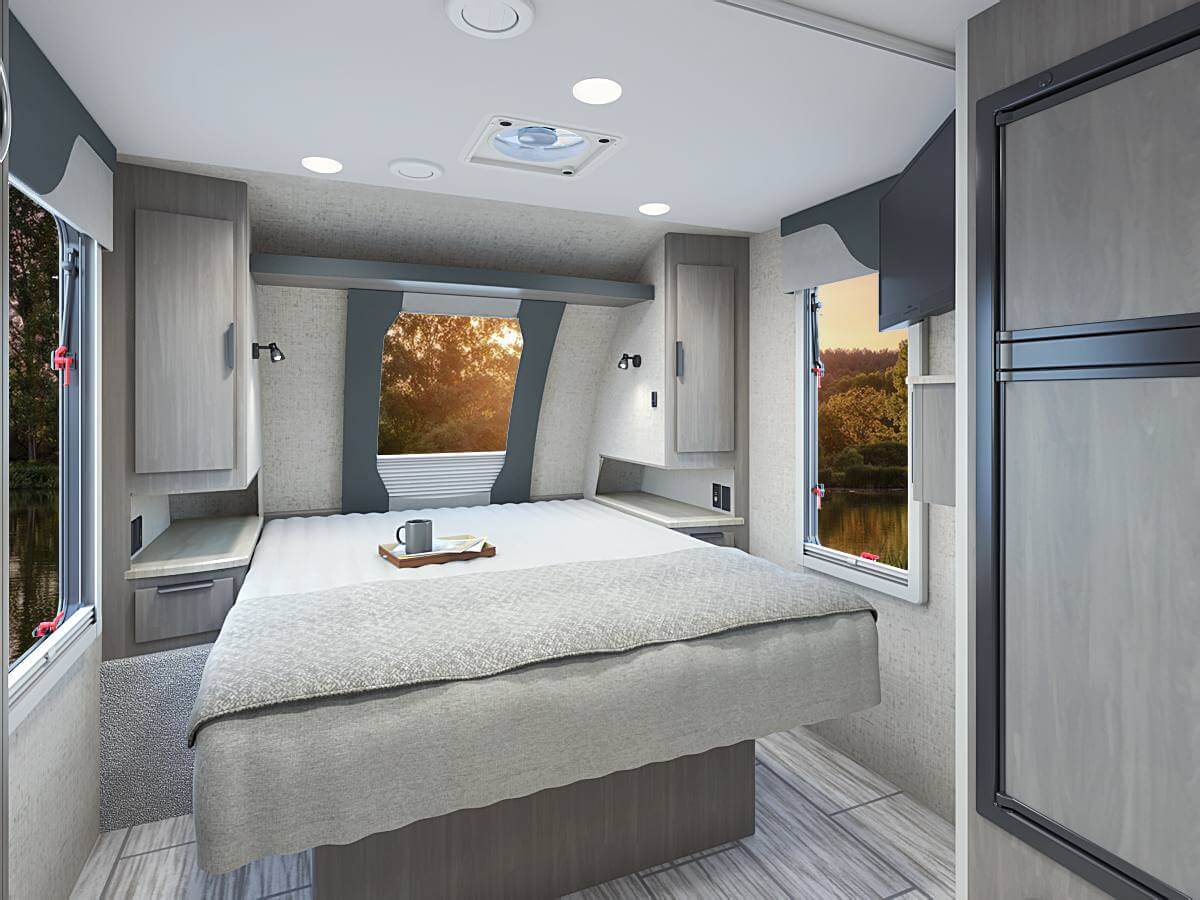 Gallery Lance 1995 Travel Trailer The 1685's bigger brother